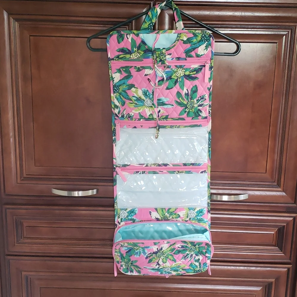 Vera Bradley Bathroom - Picture 3 of 7